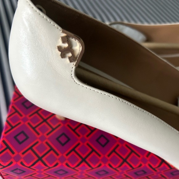 TORY BURCH ELIZABETH 40MM PUMP HEEL - Picture 9 of 9